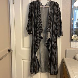 LuLaRoe kimono (Shirley)